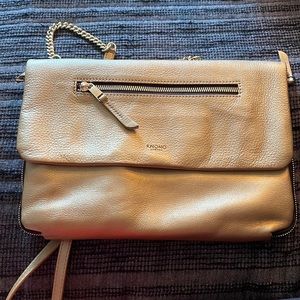 Knomo Elektronista in Gold Leather.